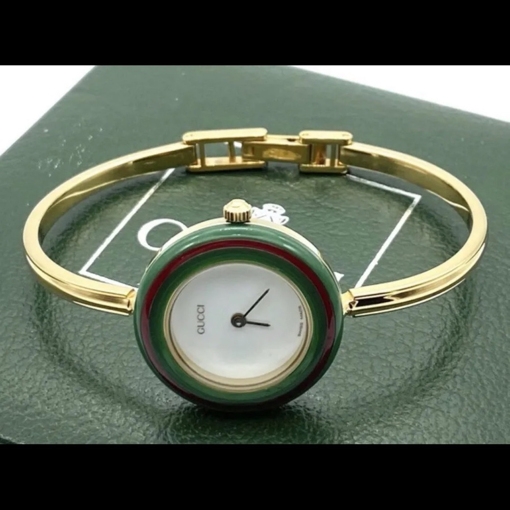 - 14k Gold Gucci Watch Vintage RARE Bracelet Highly Collectible with Bez… - Picture 2 of 3